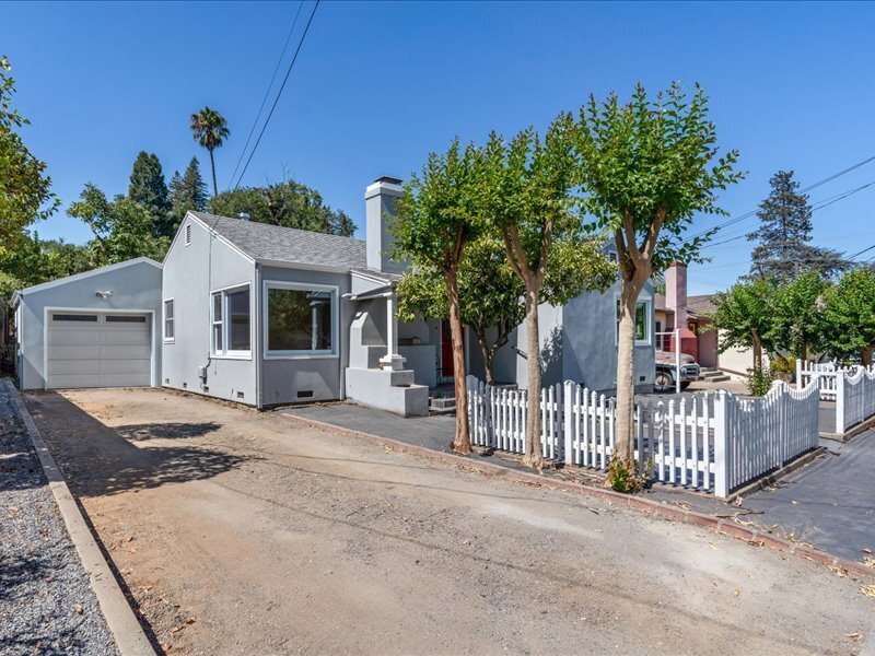 827 University Ave in Healdsburg, CA - Building Photo