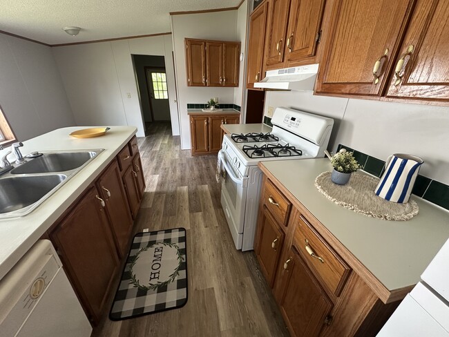 429 Laurel Oak Ln in Whittaker, MI - Building Photo - Building Photo