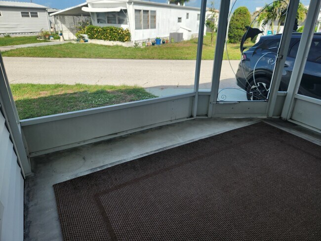 6609 Oregon St in Bradenton, FL - Building Photo - Building Photo
