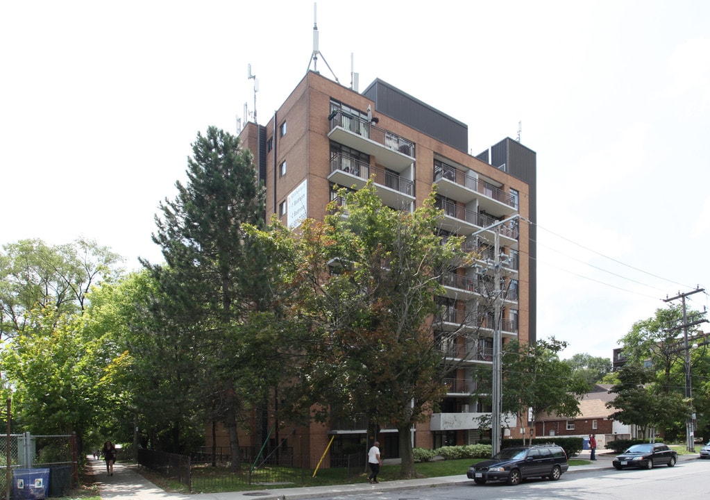 Elm Ridge Drive Apartments in Toronto, ON - Building Photo