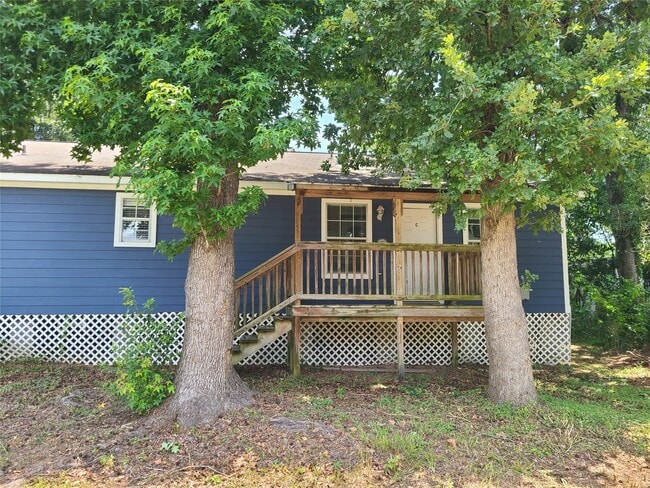 property at 801 Queenswood St