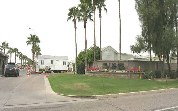 Valle Del Oro in Mesa, AZ - Building Photo