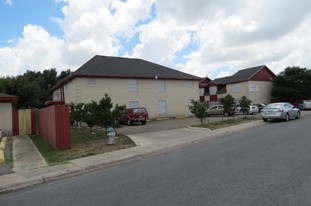 St. Lawrence Apartments in McAllen, TX - Building Photo