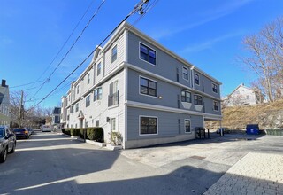 51 Pitman St, Unit 2 in Somerville, MA - Building Photo - Building Photo
