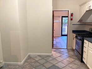 284 Magnolia Ave in Jersey City, NJ - Building Photo - Building Photo