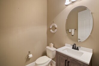 12467 Kentwood Ave in Ft. Myers, FL - Foto de edificio - Building Photo
