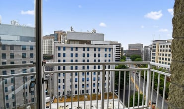 930 Wayne Ave, Unit 1004 in Silver Spring, MD - Building Photo - Building Photo