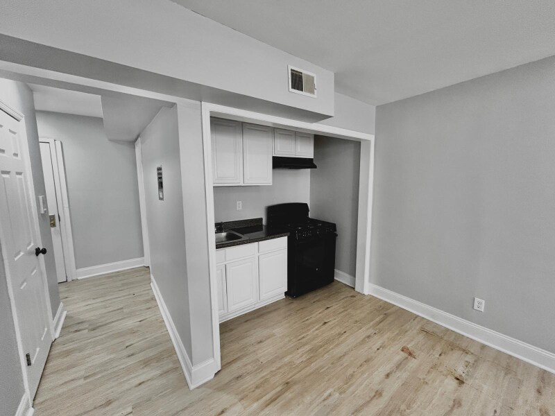 21 Willoughby St-Unit -B6 in Newark, NJ - Building Photo
