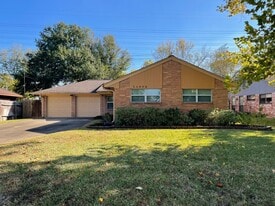 11303 Greenwillow Dr in Houston, TX - Building Photo