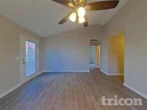 255 Legend Oaks Dr in Columbia, SC - Foto de edificio - Building Photo