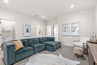 2460 W Iron Coop St in Eagle, ID - Building Photo - Building Photo