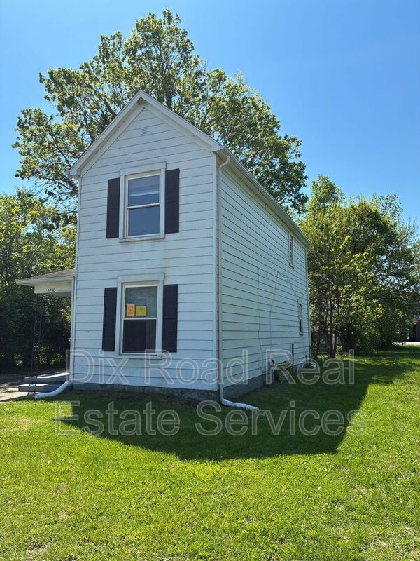 property at 2240 Lakeview Ave