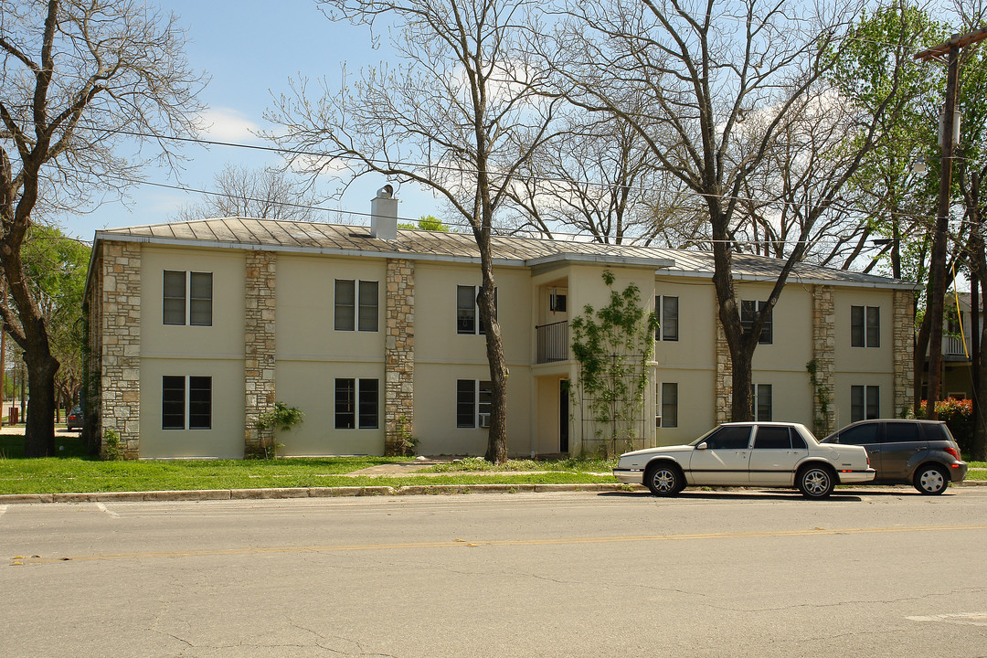 The Garden Apartments in Kerrville, TX - Building Photo