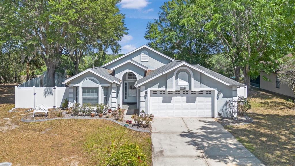 10339 Patrick Dr in Leesburg, FL - Building Photo