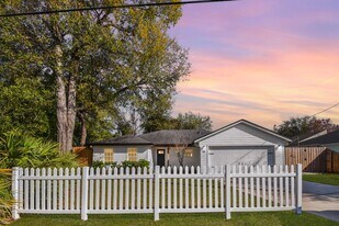 101 Azalea Rd in St. Augustine, FL - Building Photo