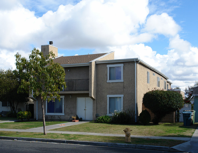 10672 Walnut St in Los Alamitos, CA - Building Photo - Building Photo