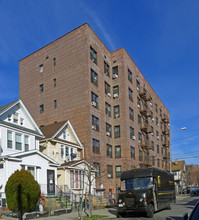 17317 89th Ave in Jamaica, NY - Building Photo - Building Photo