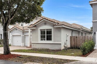 11270 NW 48th Terrace in Doral, FL - Building Photo - Building Photo