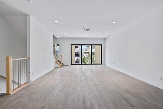 5264 Beckman Ter in Palm Beach Gardens, FL - Building Photo - Building Photo