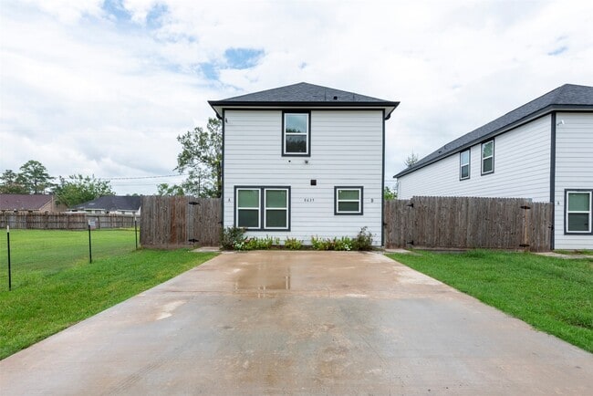 property at 8635 Sunderland Rd