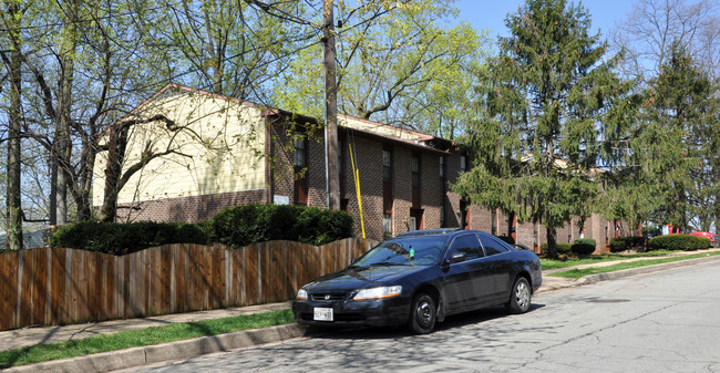 Robinwood Apartments in Baltimore, MD - Foto de edificio - Building Photo