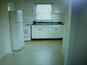 247 Smith Rd in Lake Ronkonkoma, NY - Foto de edificio - Building Photo