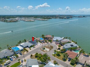 16009 6th St E in Redington Beach, FL - Building Photo - Building Photo