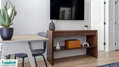 650 N Main St in Fortville, IN - Foto de edificio - Building Photo