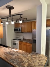 1880 Bonnie Ln in Hoffman Estates, IL - Building Photo - Building Photo