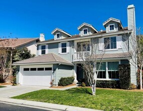 1574 Glencrest Dr in San Marcos, CA - Building Photo - Building Photo