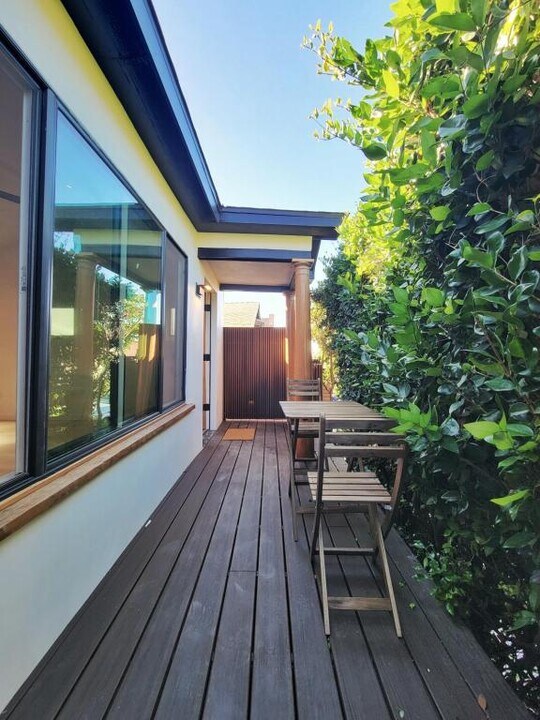 1148 N Genesee Ave in West Hollywood, CA - Building Photo