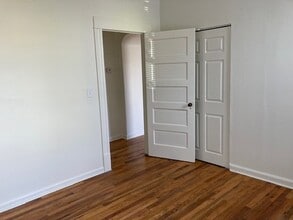 702 6th Ave, Unit A in Tacoma, WA - Foto de edificio - Building Photo