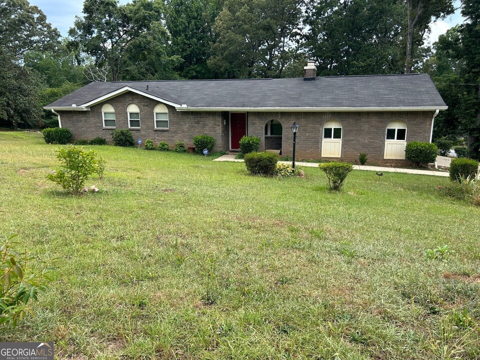 3468 Rocky Creek Dr in Douglasville, GA - Building Photo