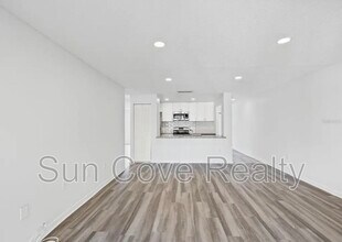 9940 7th Way N in St. Petersburg, FL - Building Photo - Building Photo
