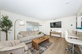 4249 8th Ave N in St. Petersburg, FL - Building Photo - Building Photo