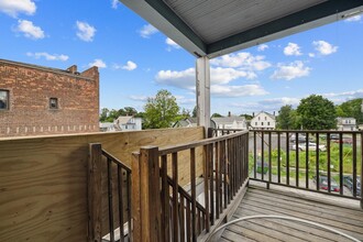 39 Pleasant St in Claremont, NH - Building Photo - Building Photo