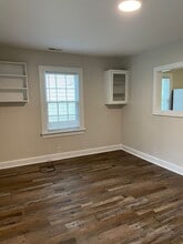 1007 Neuse Ave in New Bern, NC - Foto de edificio - Building Photo