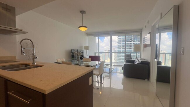 485 Brickell Ave in Miami, FL - Building Photo - Building Photo