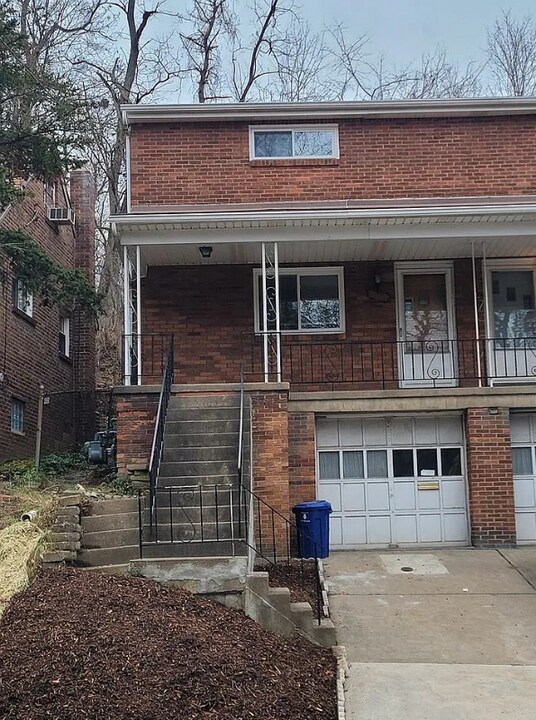 2273 Pauline Ave in Pittsburgh, PA - Building Photo