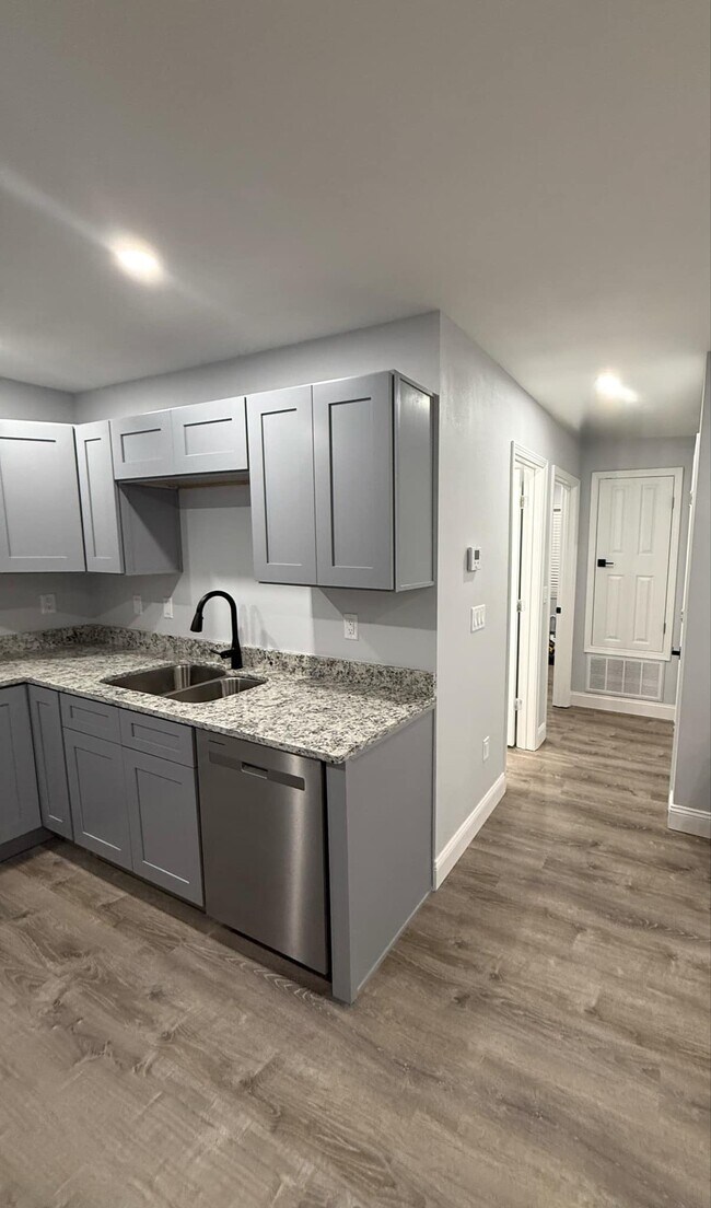 1109 S Wilson St in Crestview, FL - Building Photo - Building Photo