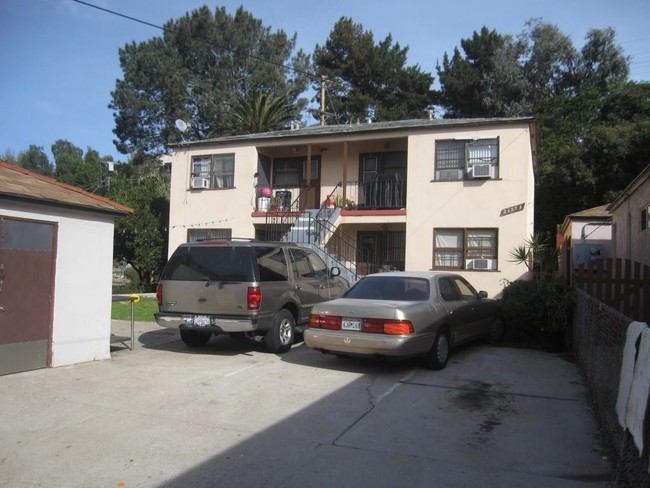 Reynard Way Apartments in San Diego, CA - Building Photo - Building Photo