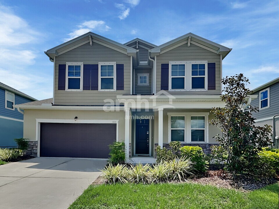 413 Pine Terrace Dr in Ruskin, FL - Building Photo