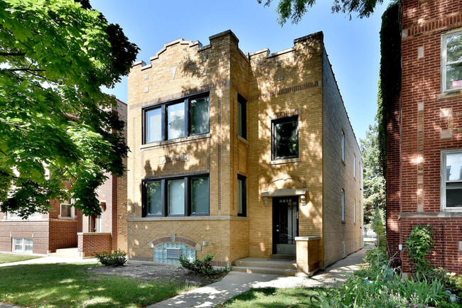 property at 3616 N Troy St