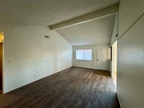 5815 Hazel Ave in Orangevale, CA - Building Photo - Building Photo