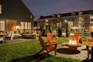 Avana East Main in Norton, MA - Building Photo