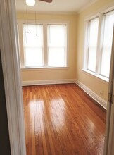 3538 W Grace St, Unit 2E in Chicago, IL - Foto de edificio - Building Photo