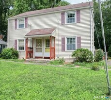 11 Birch Rd in Rocky Hill, CT - Building Photo
