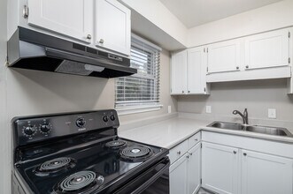 1810 Willomore St in Greensboro, NC - Building Photo - Building Photo