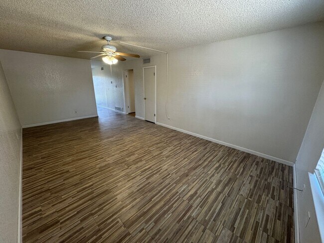 1903 Cedarhill Dr, Unit Unit B in Killeen, TX - Foto de edificio - Building Photo