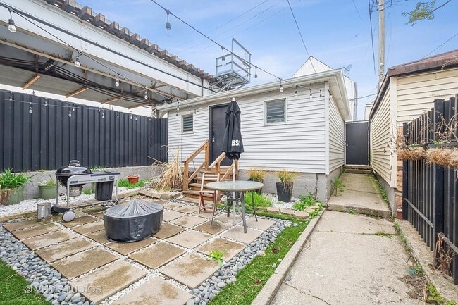 1708 W Cullerton St, Unit B in Chicago, IL - Building Photo - Building Photo